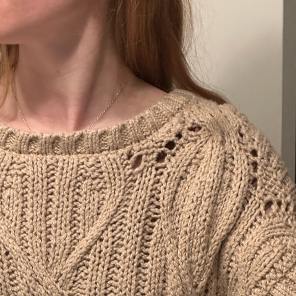 Neuflora Knitted Crop Top - Picture 5 of 5